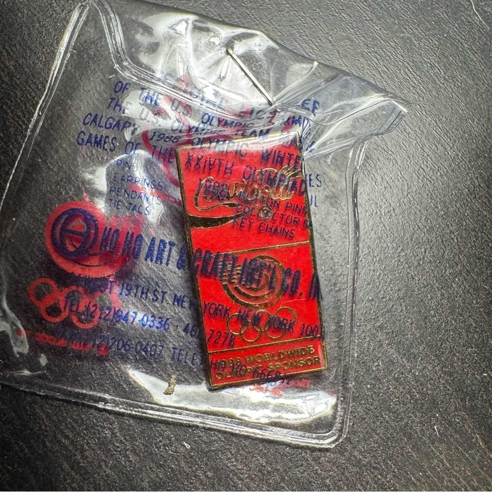 Vintage Coca-Cola 1988 Seoul Olympics Worldwide Sponsor Red Enamel Pin NEW‎